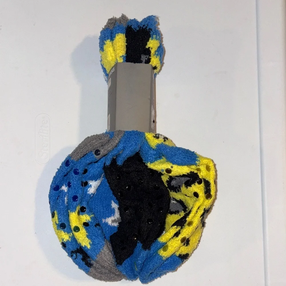 🧦🆕🧦 Muk Luks and Fluffy Cozy Socks-6 Pairs